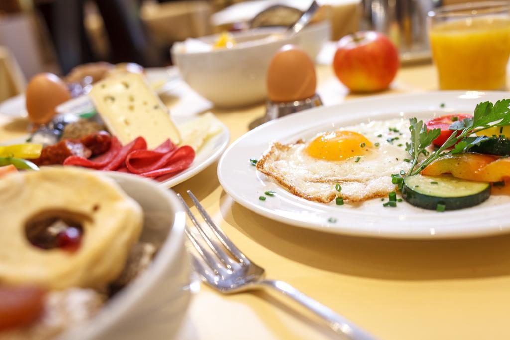 Hotel Rheingold Байройт Екстериор снимка